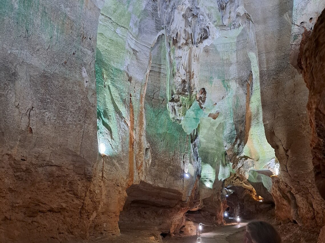 Prehistoric Cave Cueva de las Calaveras-Benidoleig必去景点