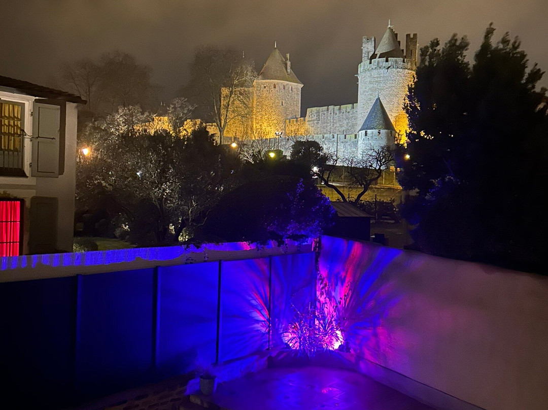 阿拉贡酒店主图