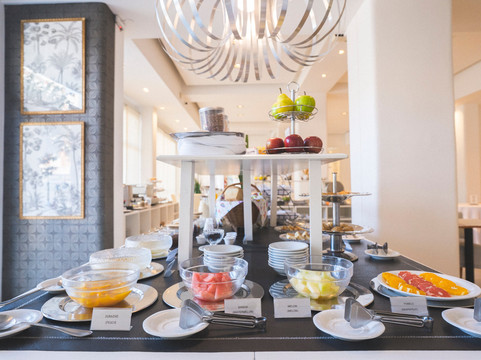 托洛萨酒店主图