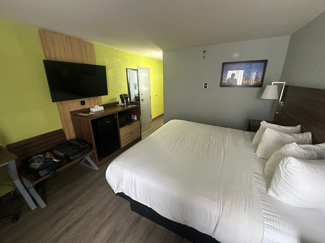 圣路易斯西港贝斯特韦斯特SureStay Plus酒店主图