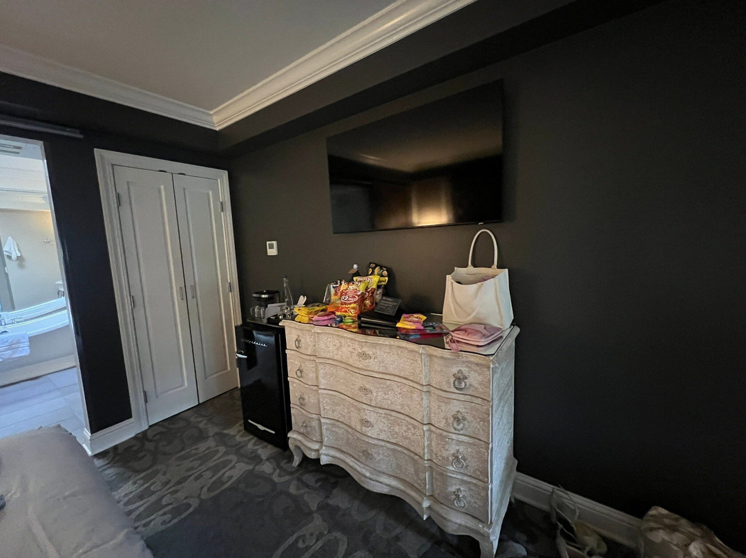 巴拉德酒店主图