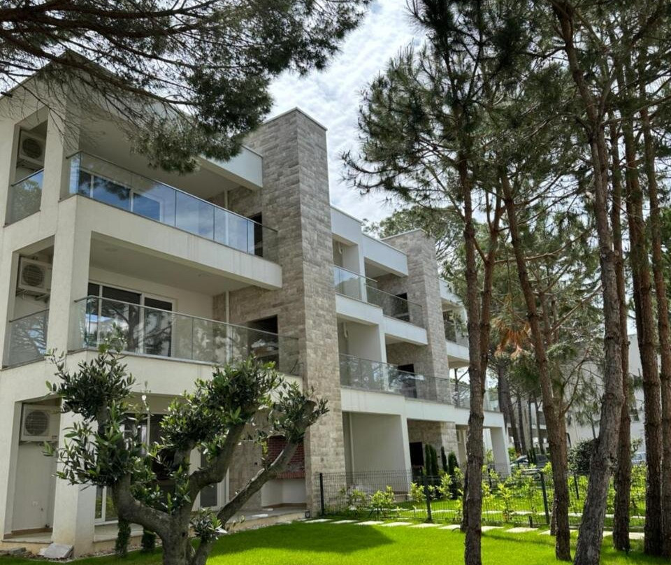 Eme Apartments - Kompleksi San Pietro