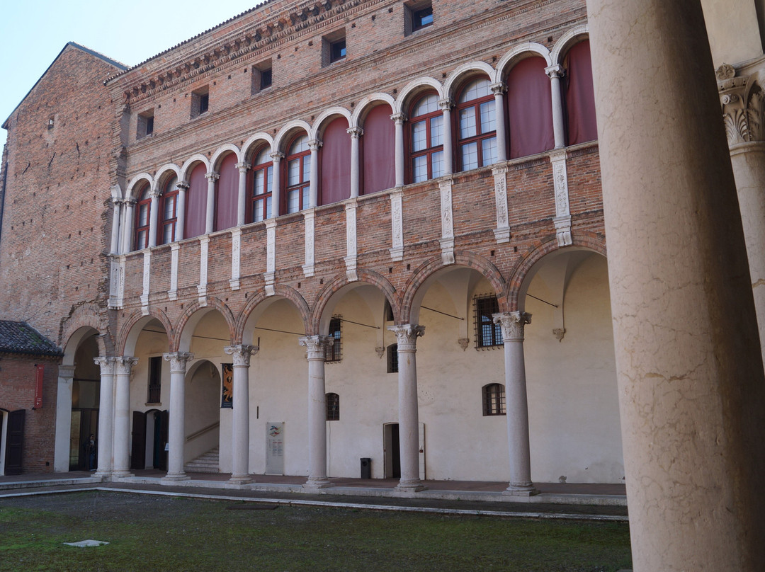 Palazzo di Ludovico il Moro (Palazzo Costabili)-费拉拉必去景点