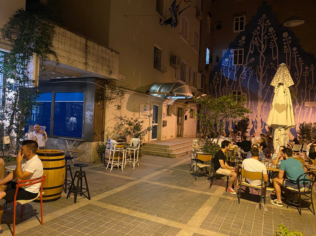 OLD TOWN INN主图