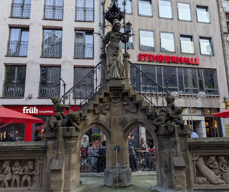 Heinzelmaennchenbrunnen-科隆必去景点