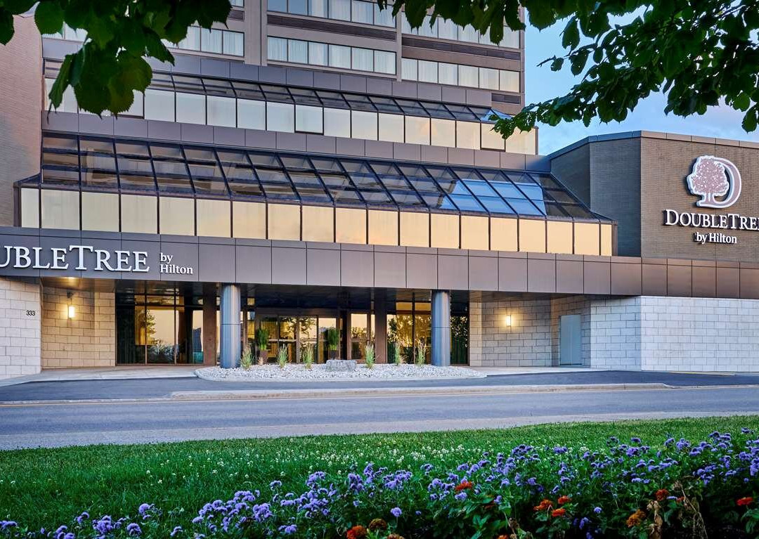 DoubleTree by Hilton Windsor Hotel & Suites