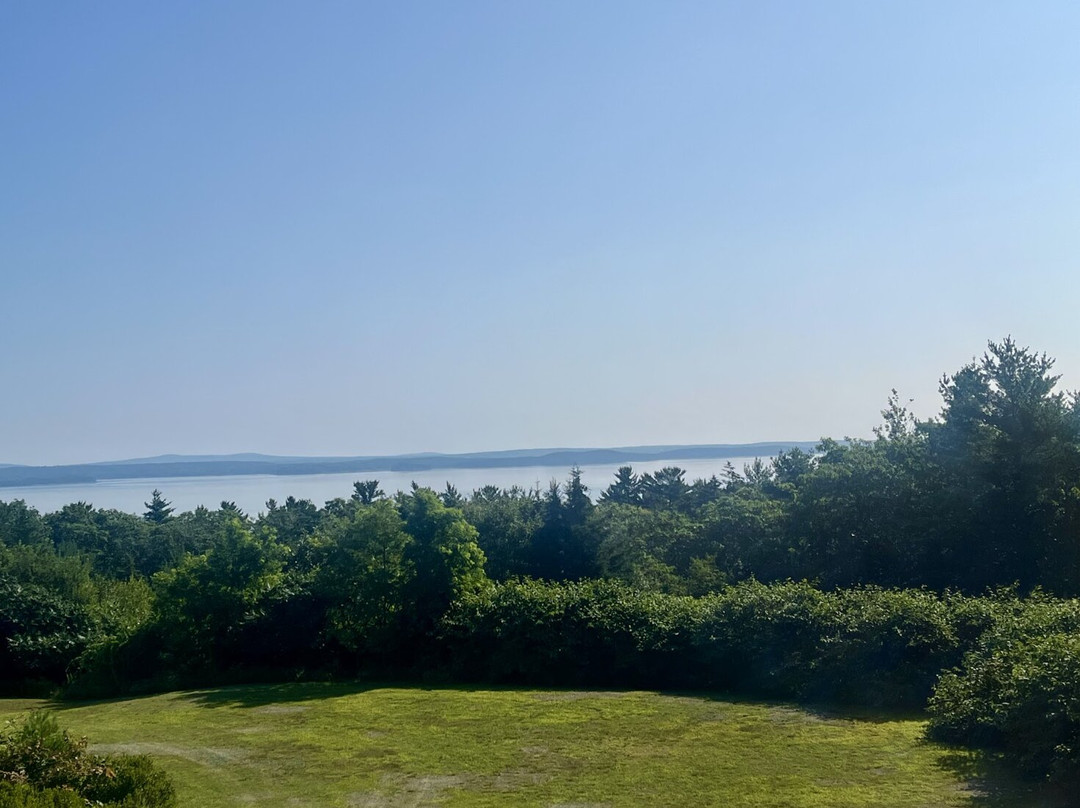 Acadia Ocean View Hotel主图