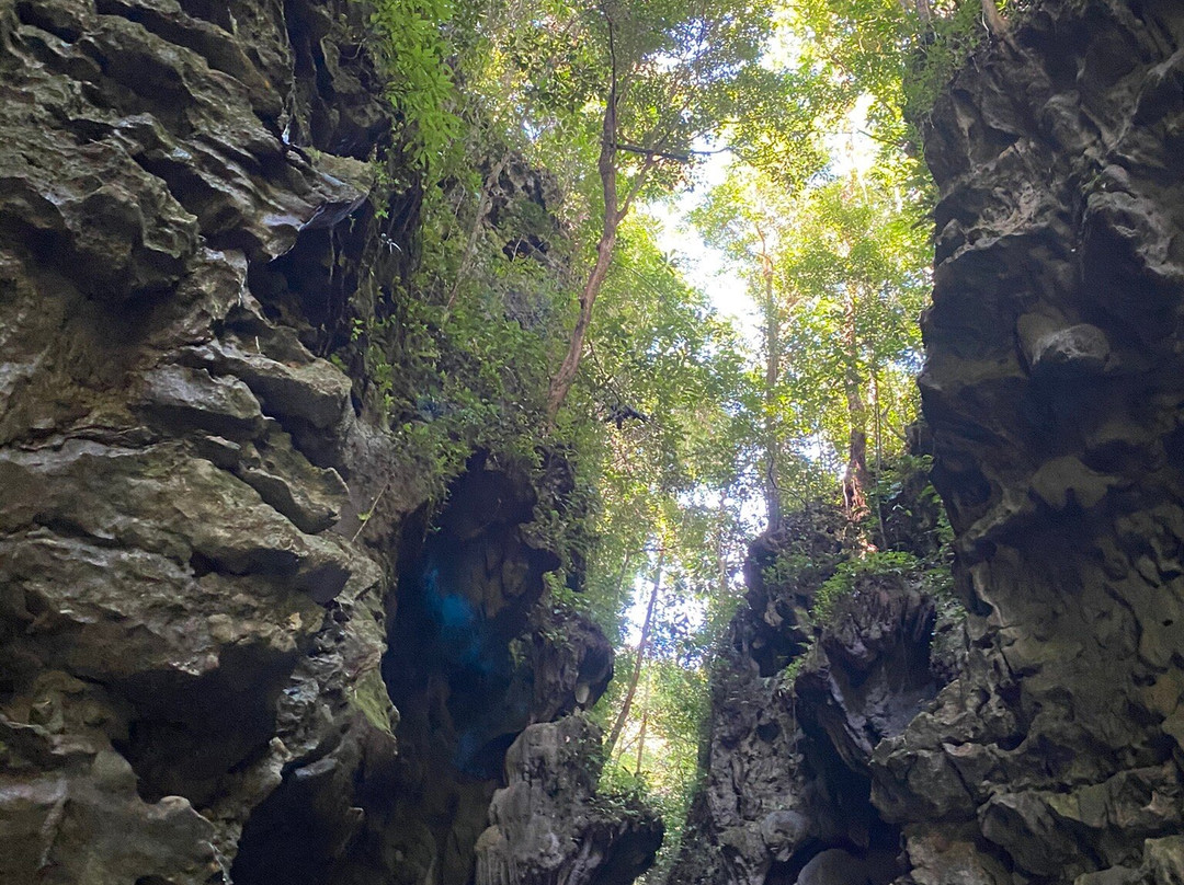 Blue Water Falls and Cave-Baggao必去景点