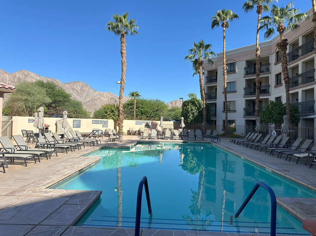 拉昆塔使馆水疗套房酒店主图