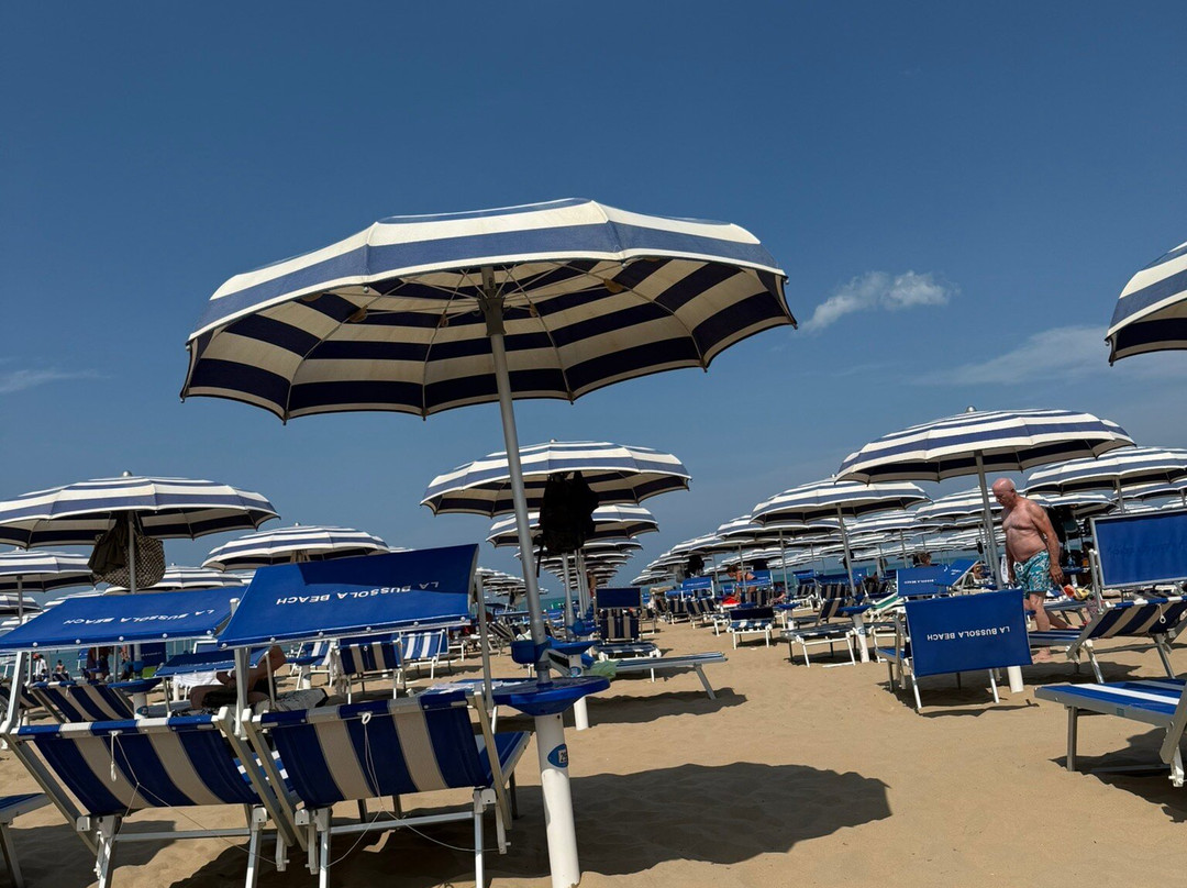 La Bussola Beach-维耶斯泰必去景点