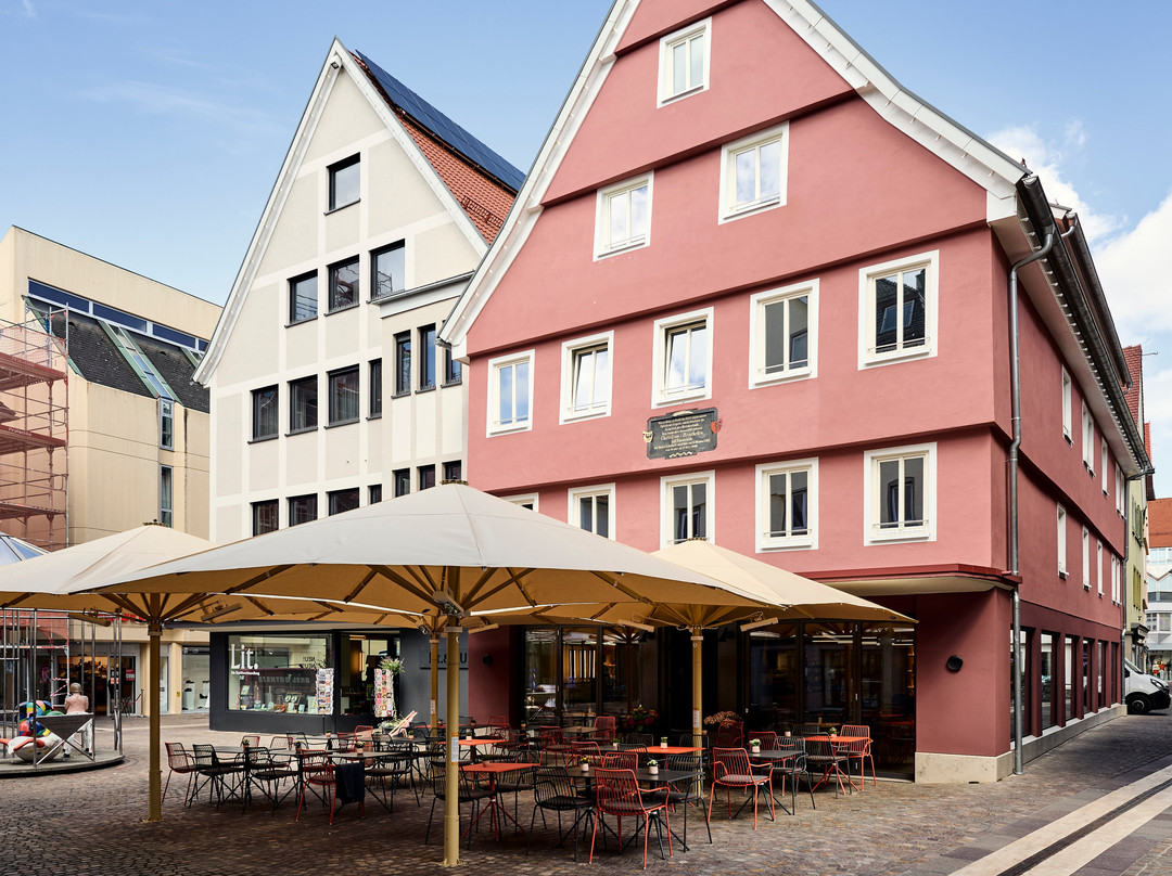 Luis Bar & Restaurant