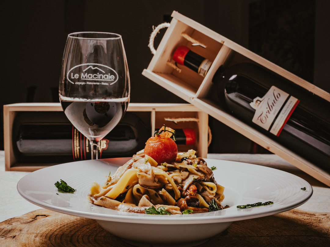 里玛奇那耶酒店主图