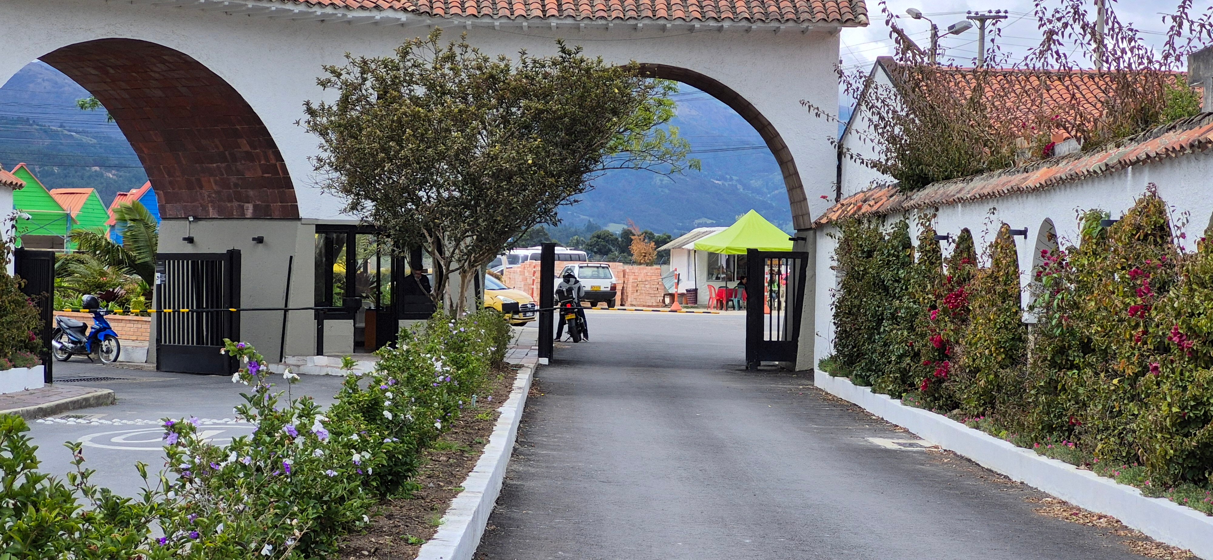 Hotel Lanceros Colsubsidio-浴室