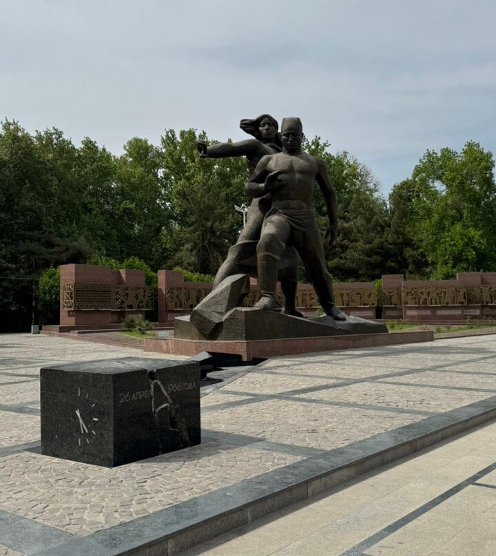 Courage Earthquake Memorial-塔什干必去景点