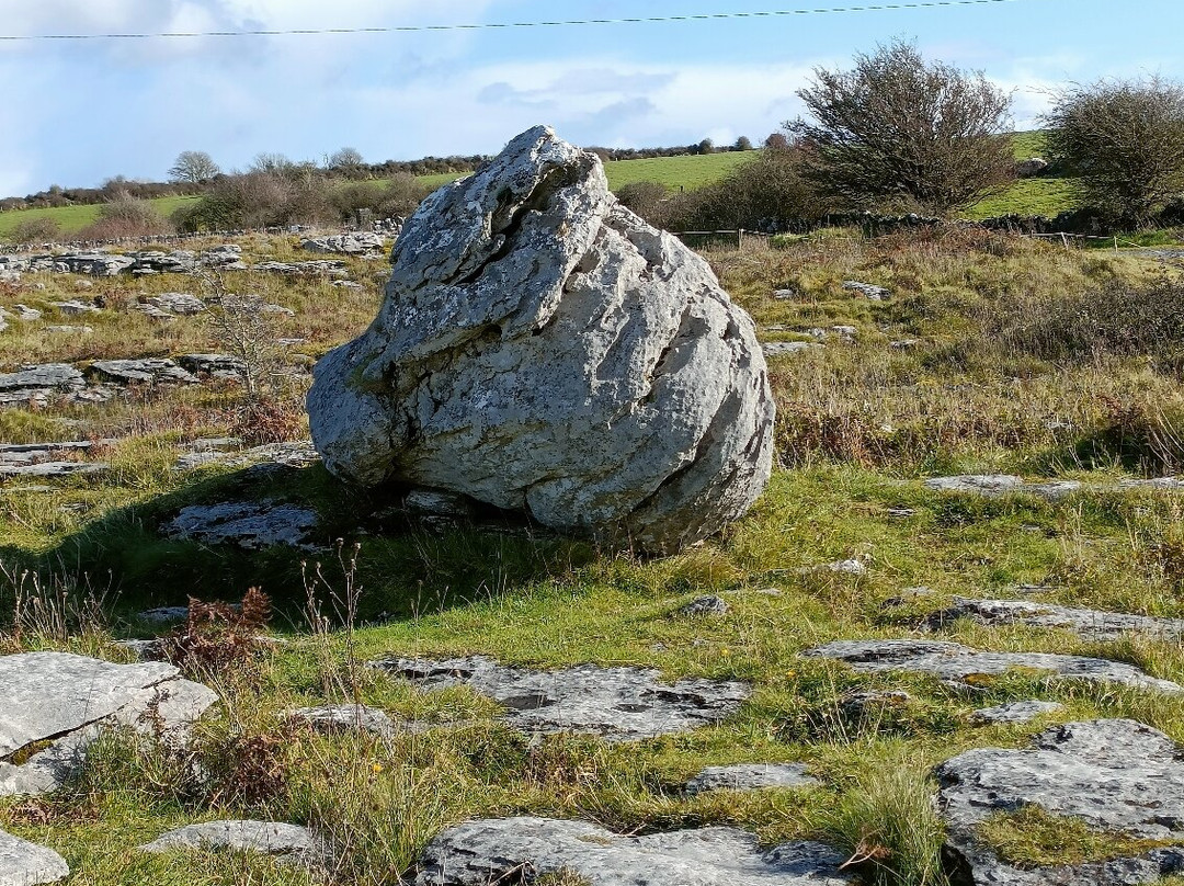 Poulnabrone Dolmen-克莱尔郡必去景点