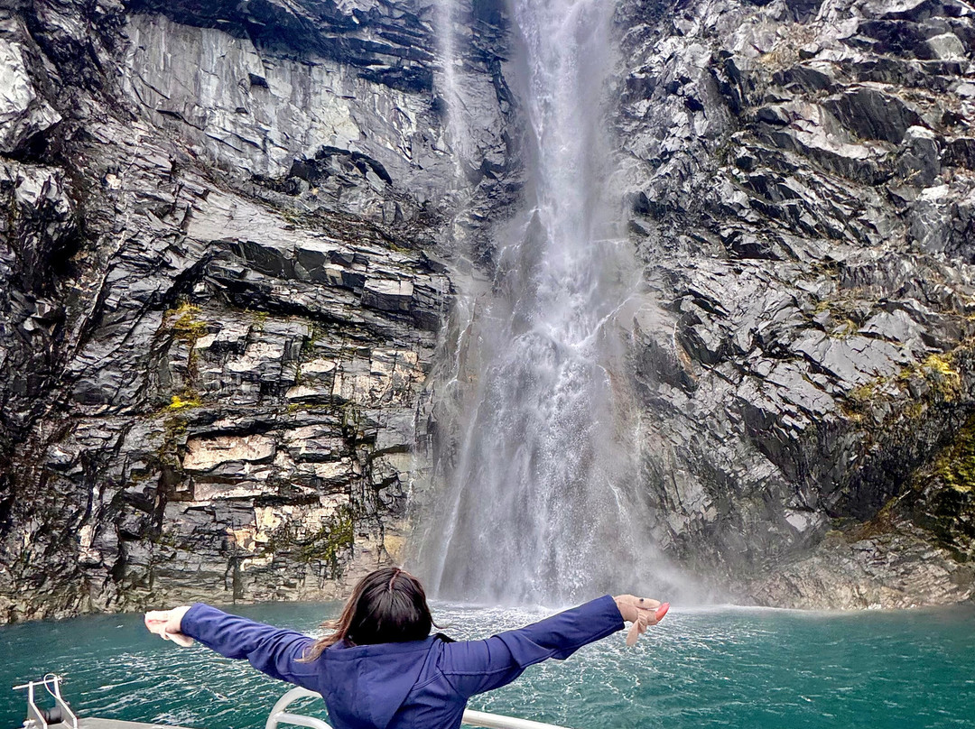 Lazy Otter Charters-惠提尔必去景点