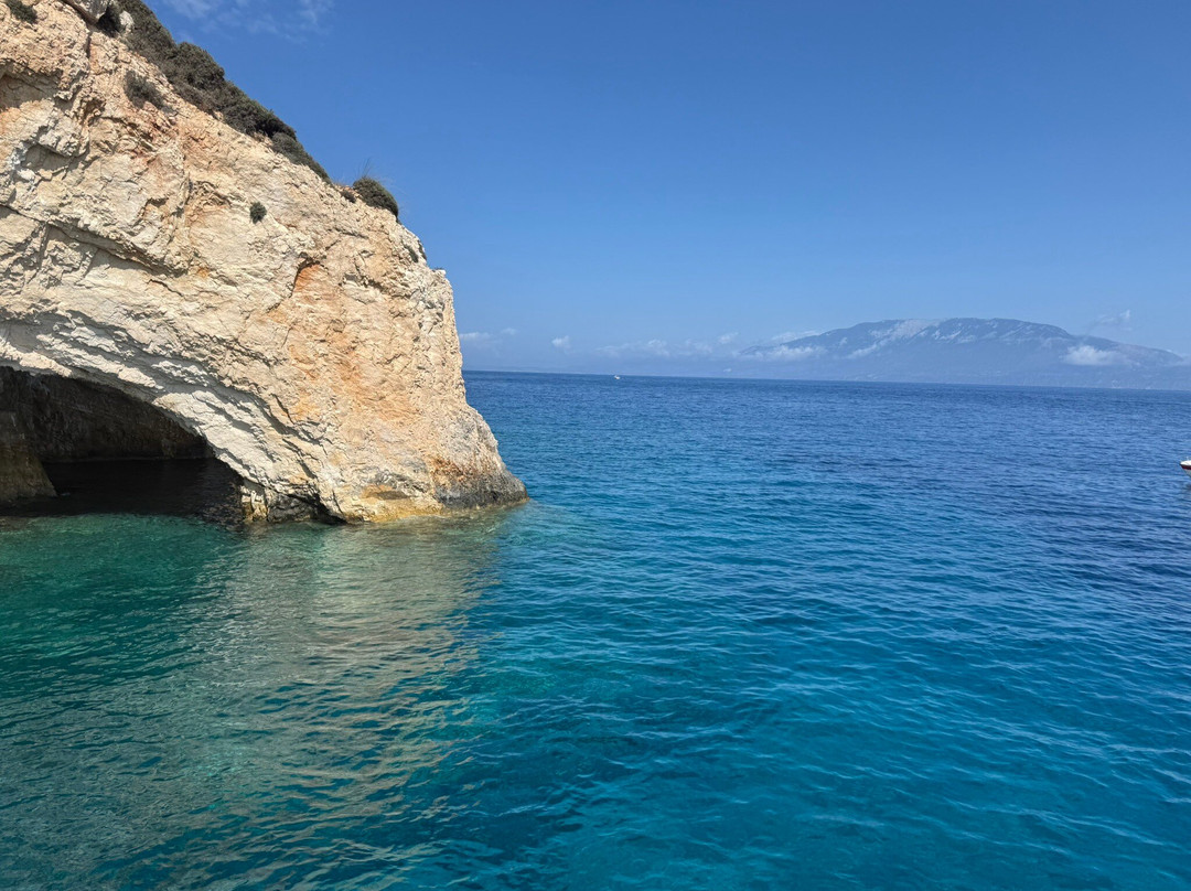 Golden Dolphin-阿雷克斯必去景点
