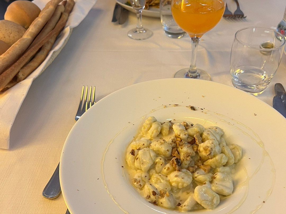 Castello di Montaldo主图