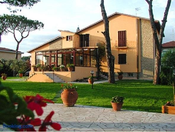 Marina di Carrara酒店住宿-Villa Acero