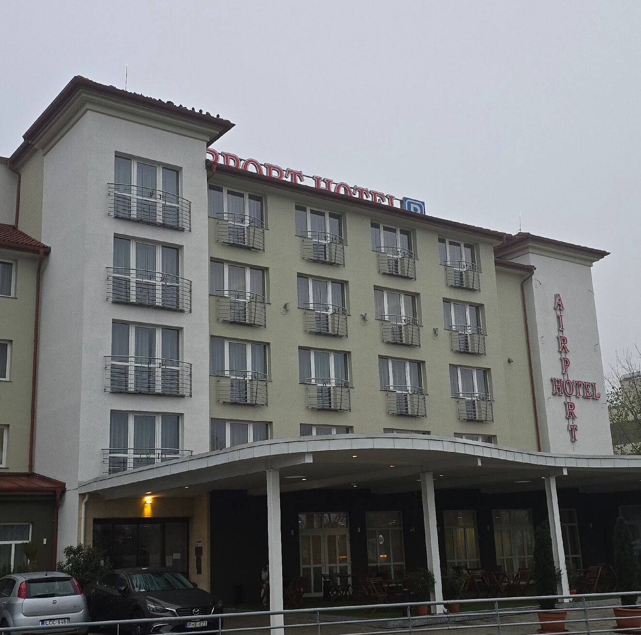 布达佩斯机场酒店-官方