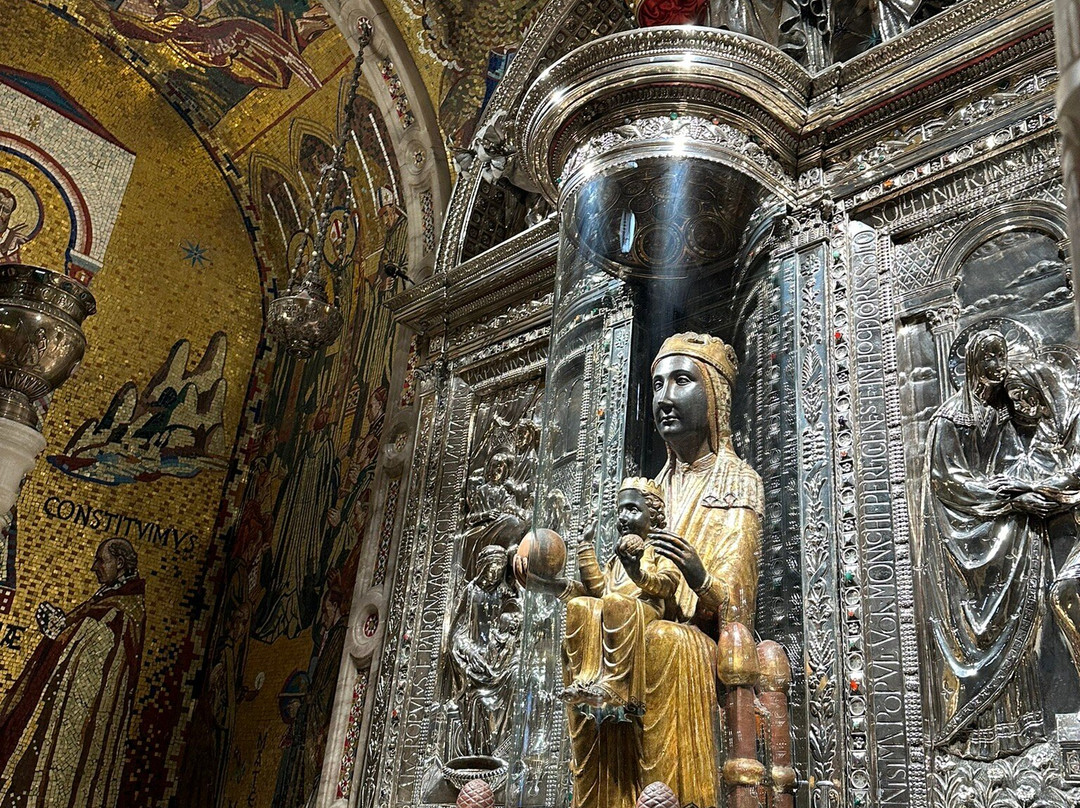 Black Madonna at Montserrat-蒙特塞拉特必去景点