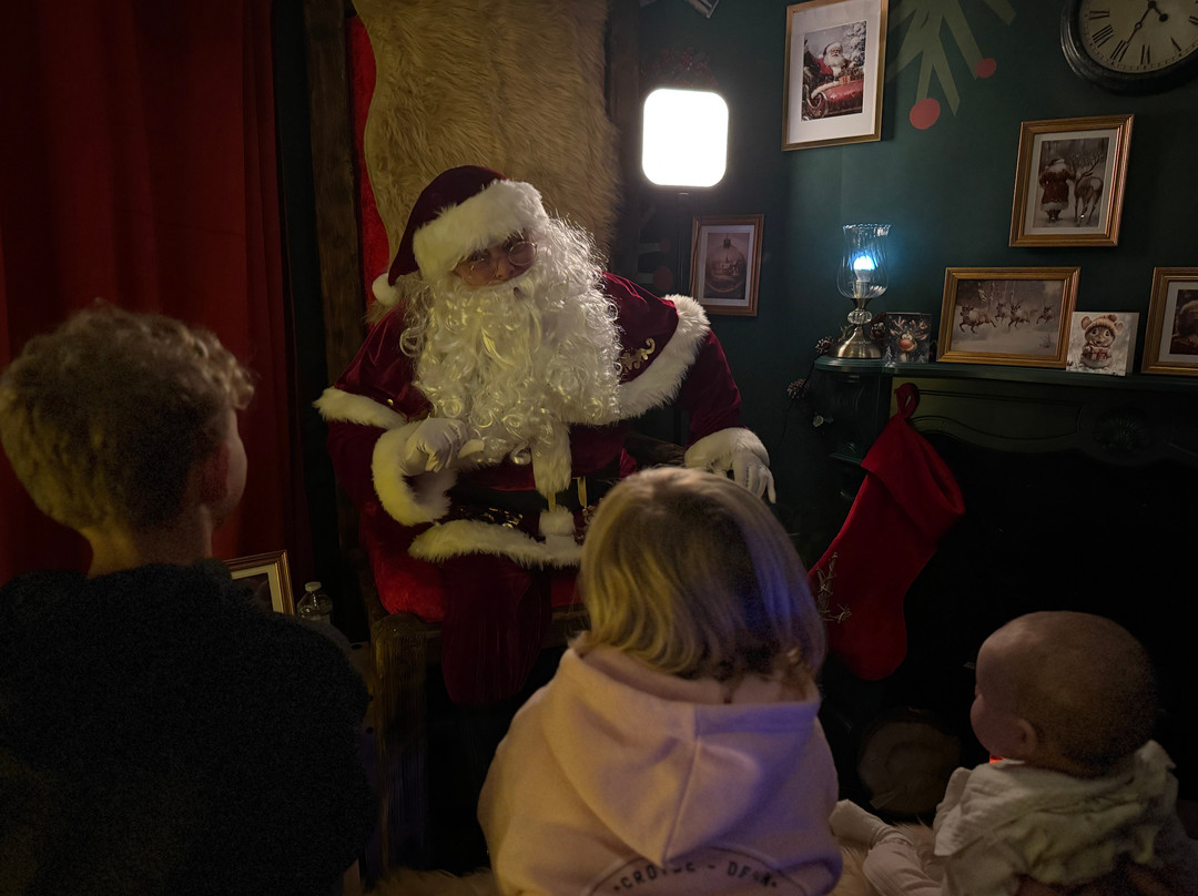 Santa's Grotto At Coolings Lifestyle-Knockholt必去景点