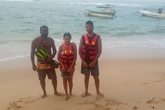 Snorkeling with Sandaru-希克杜沃必去景点