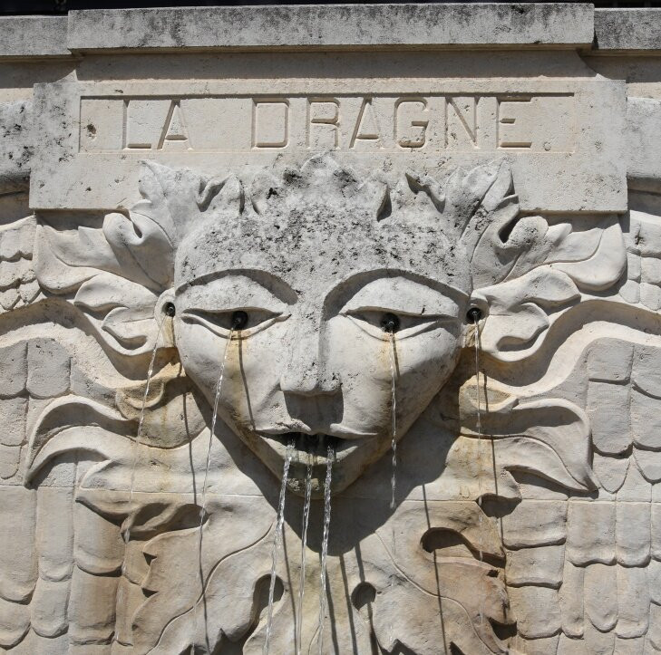 Fontaine la Dragne-Saint-Honore-les-Bains必去景点