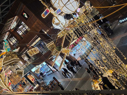 Zlote Tarasy-华沙必去景点