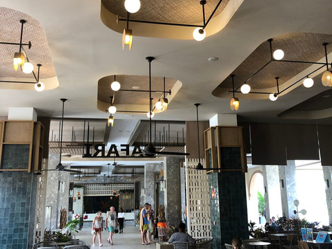 Safari Lobby Bar)-Ponto必去景点