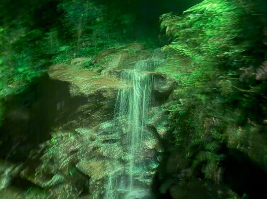 恶魔之炉瀑布-巴尼奥斯必去景点