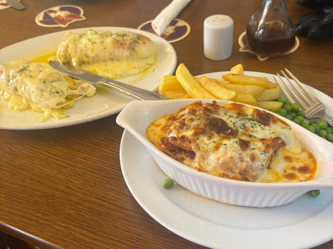 雷特斯顿竖琴酒店主图