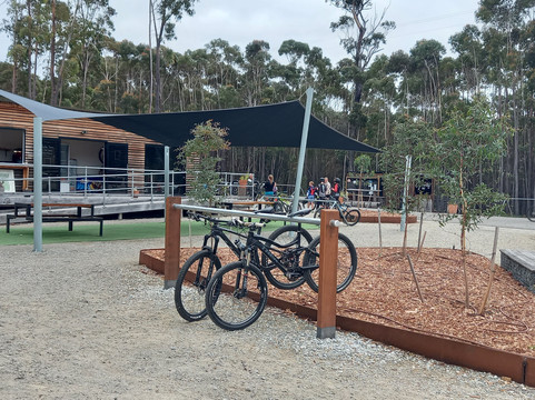 Premium MTB Tours (bark off biking)-Derby必去景点