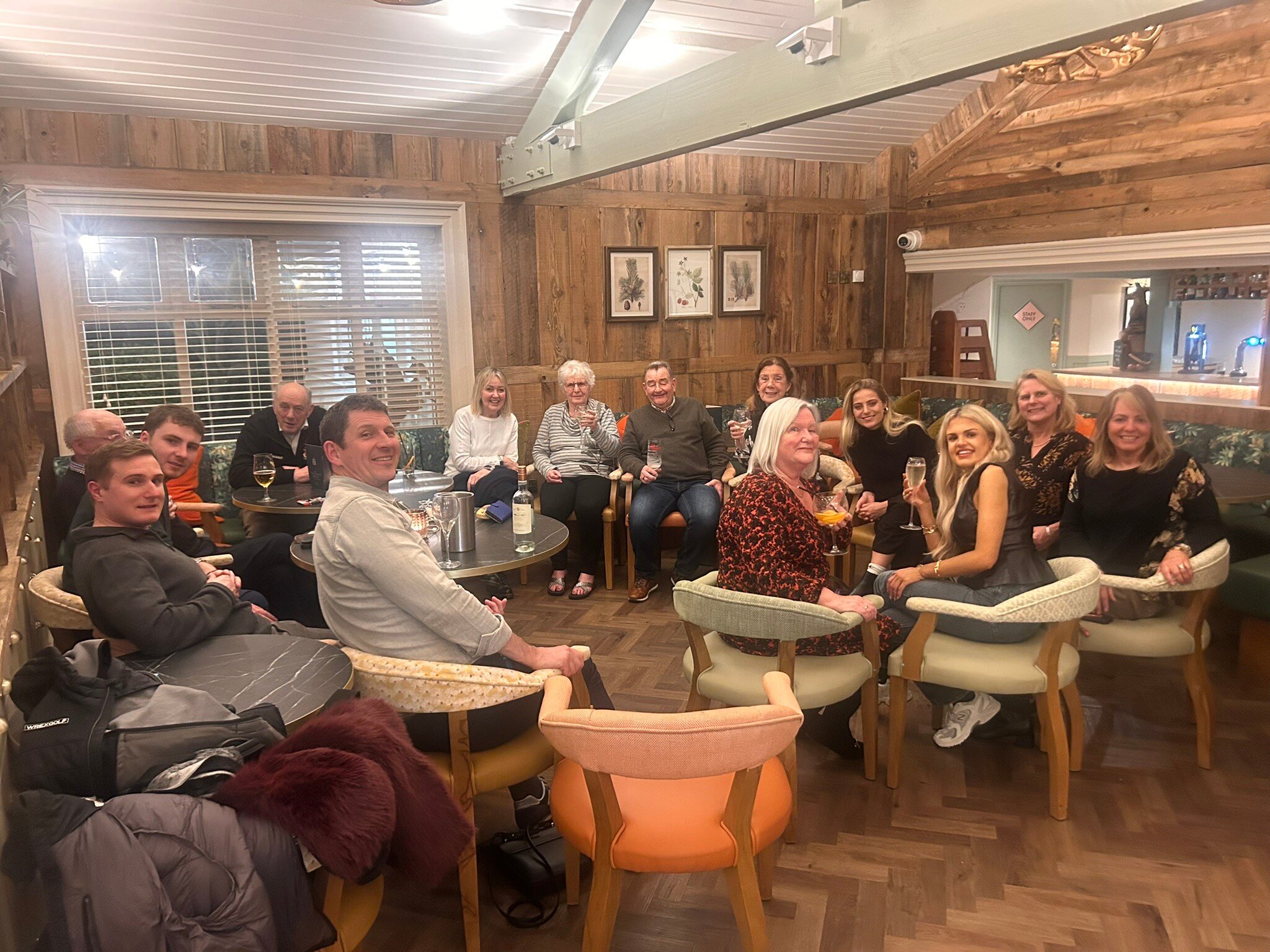 雷克瑟姆酒店-官方