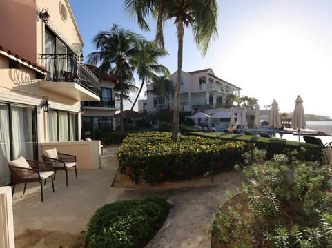 Frangipani Beach Resort主图