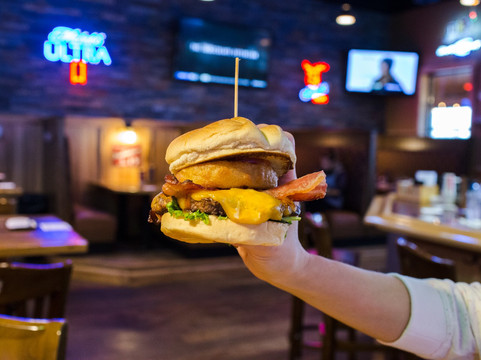 Mavericks Steak & Cocktails