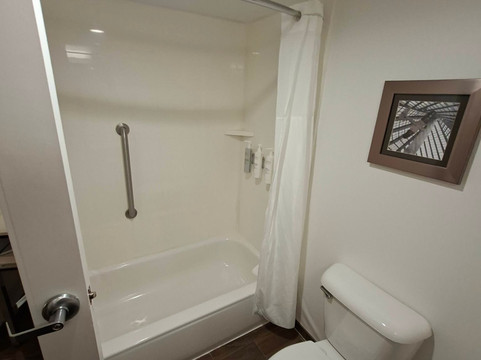 邓弗里斯/匡蒂科欢朋酒店主图