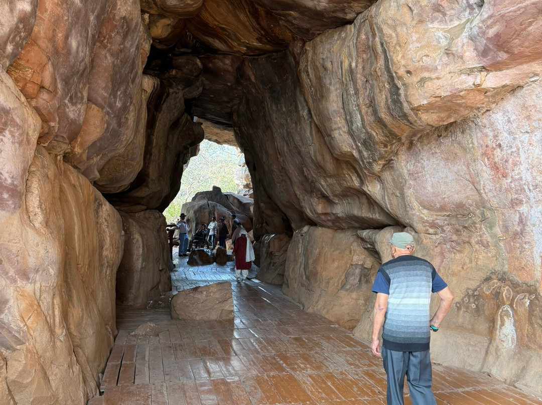 Bhimbetka Caves-Raisen必去景点