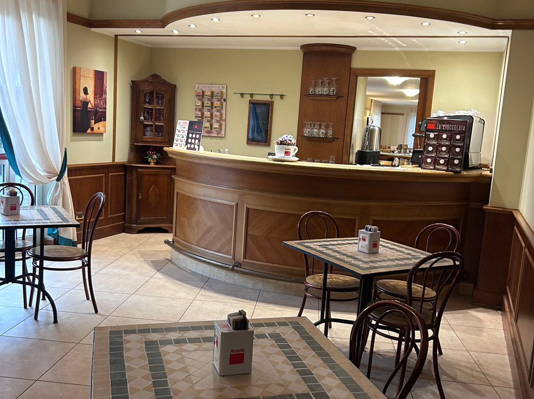 华伦天奴酒店主图