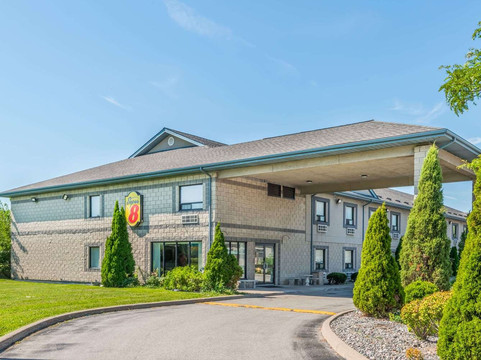 大使温莎大桥速8酒店