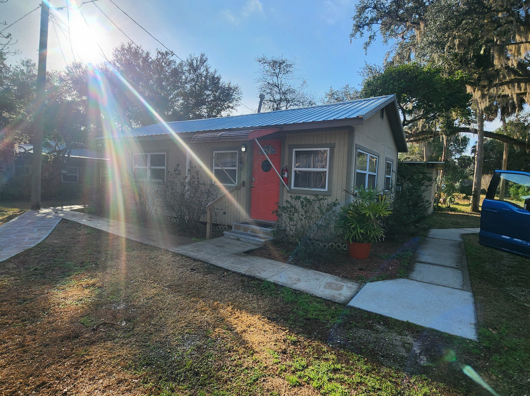 自然海岸的客栈和小屋主图