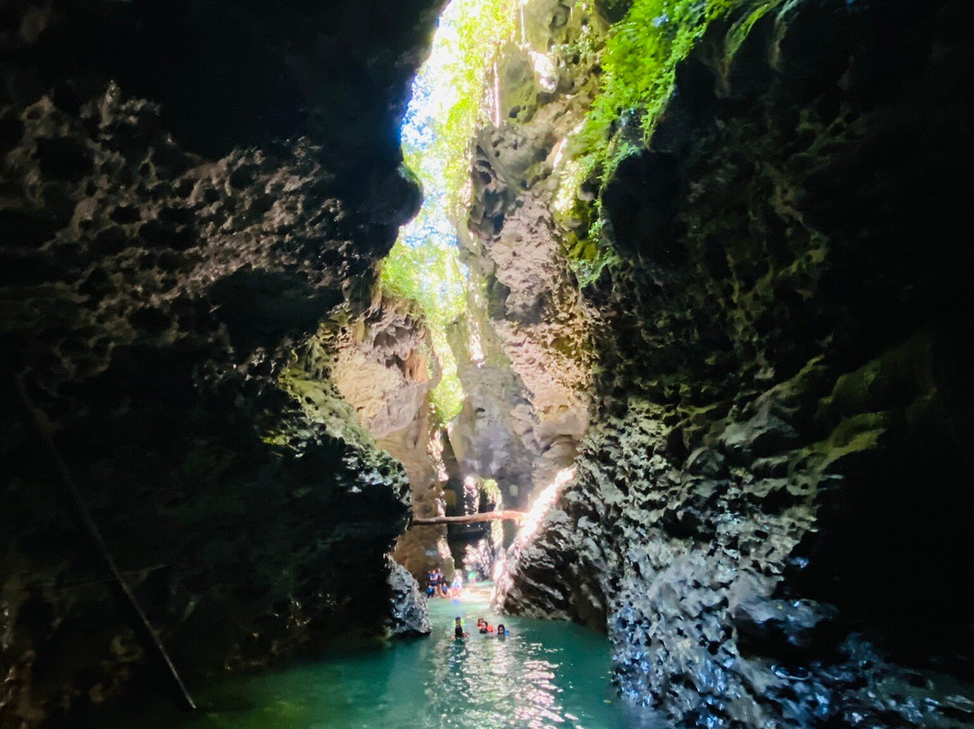 Blue Water Falls and Cave-Baggao必去景点