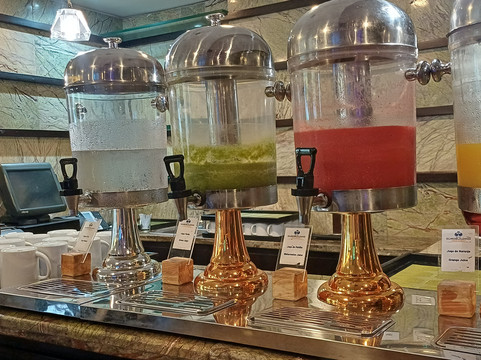 美夸希亚尤罗比尔丁快捷酒店主图