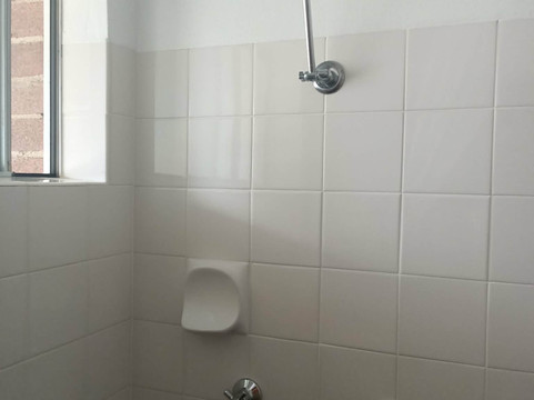 一路愉悦河流小屋主图