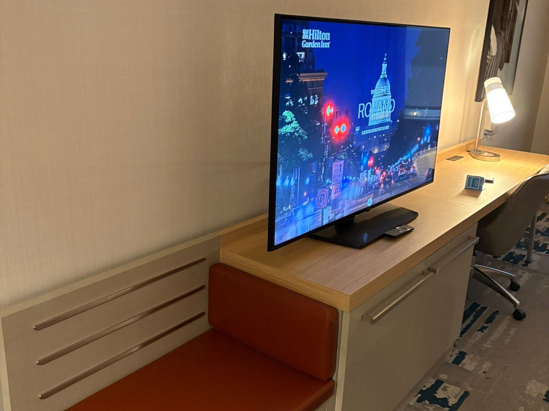 阿灵顿豪斯广场希尔顿花园酒店主图