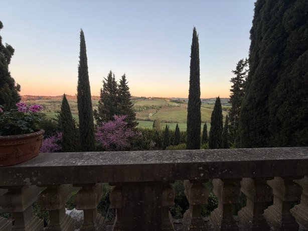 蒙地古弗尼城堡-旅行者