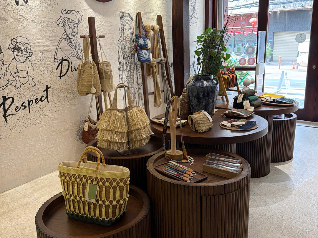 Her Works Vientiane Boutique-万象必去景点