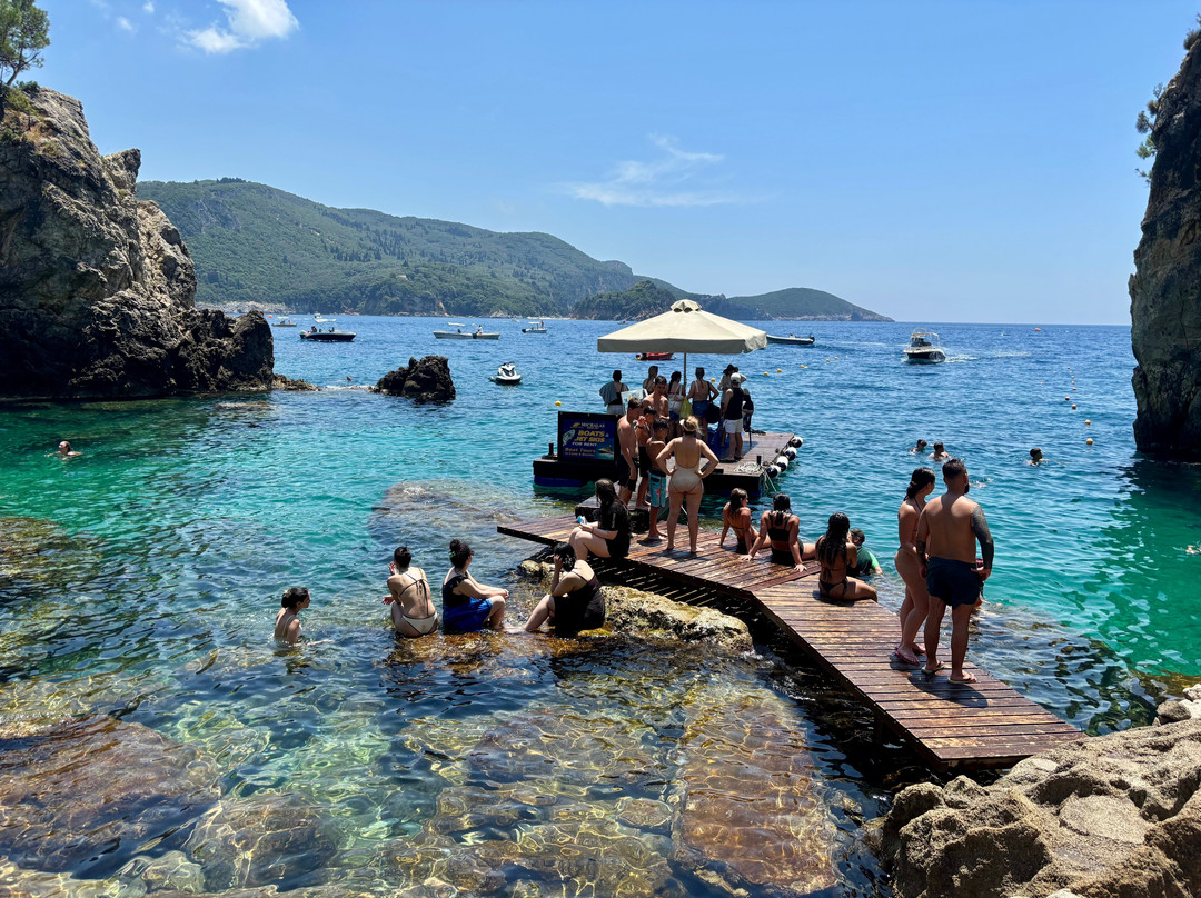 La Grotta Beach-Paleokastritsa必去景点