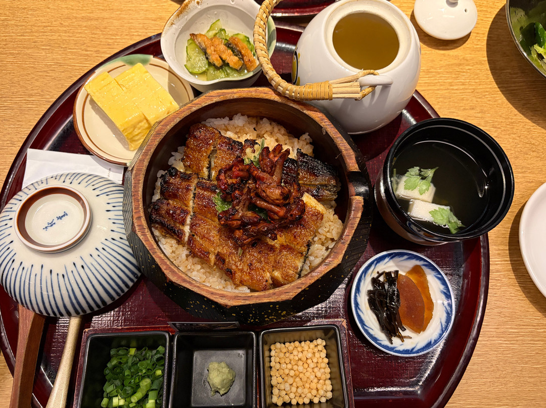 鰻 炭焼 ひつまぶし 美濃金 神田本店