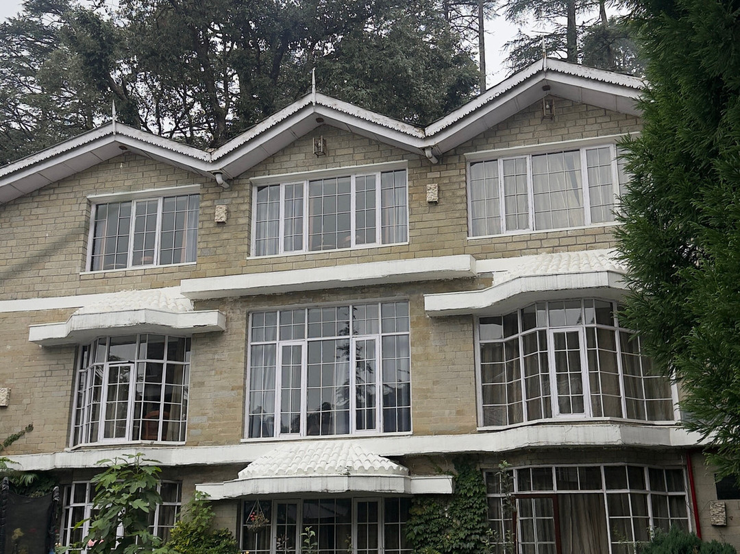 东伯恩度假村酒店主图